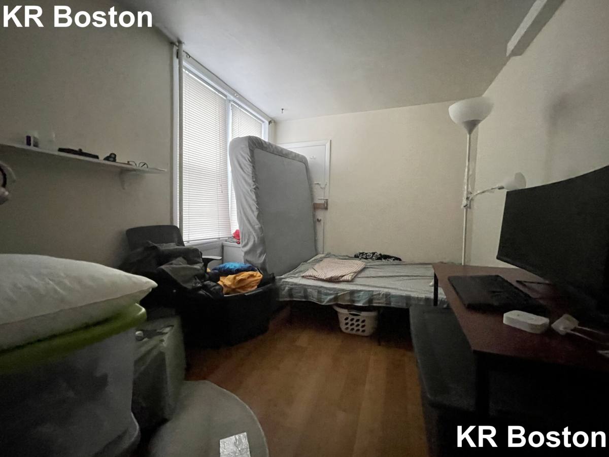 Apartment for rent at 1137 Commonwealth Ave #5, Allston, MA 02134