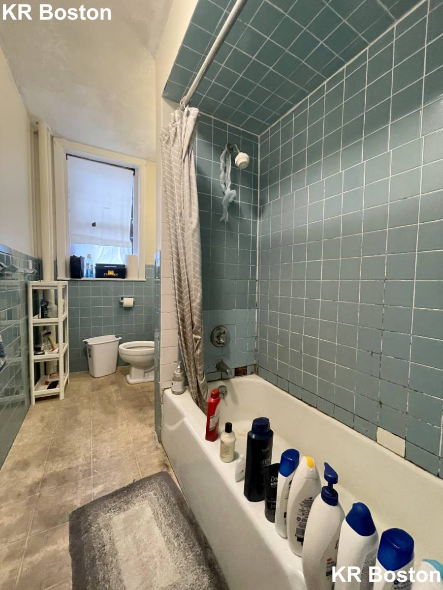 Apartment for rent at 1137 Commonwealth Ave #5, Allston, MA 02134
