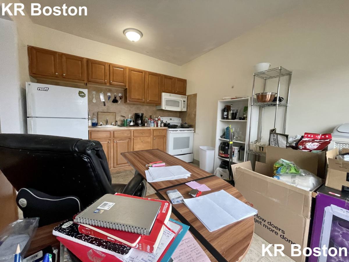 Apartment for rent at 1137 Commonwealth Ave #5, Allston, MA 02134