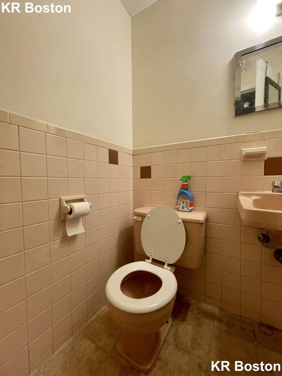 Apartment for rent at 1137 Commonwealth Ave #5, Allston, MA 02134