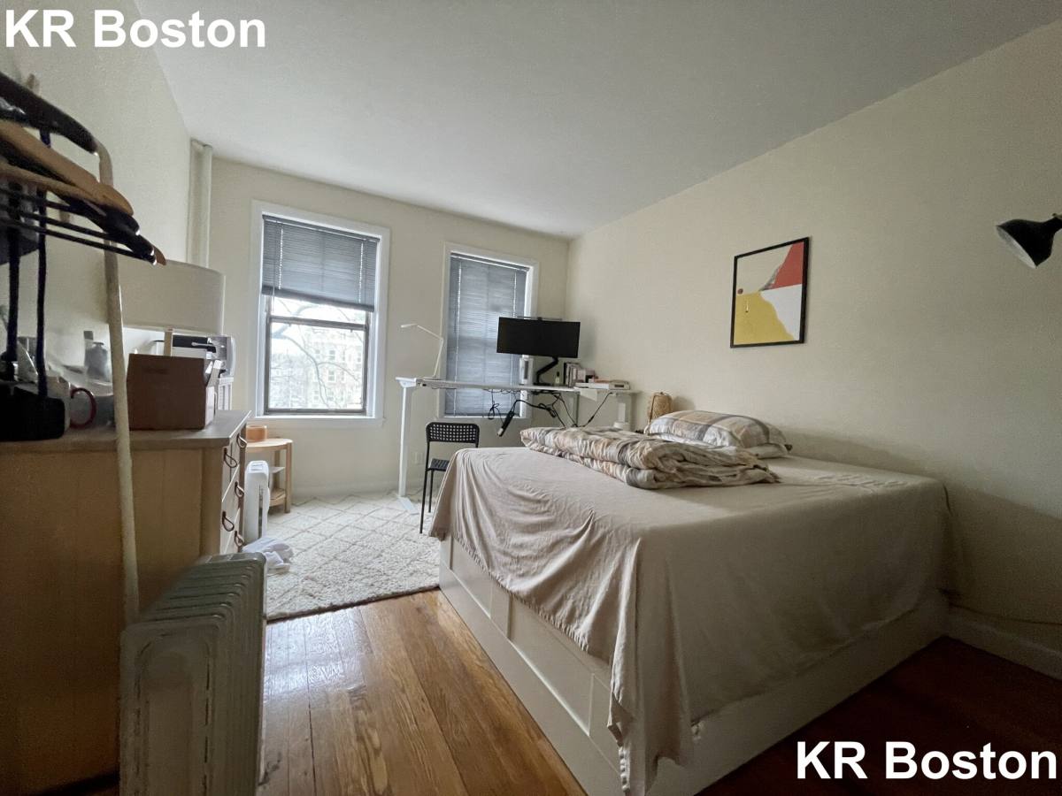 Apartment for rent at 1137 Commonwealth Ave #5, Allston, MA 02134