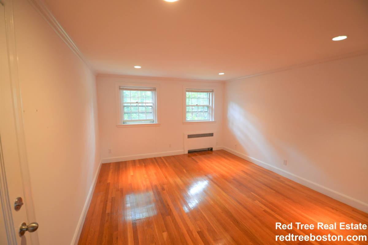 Apartment for rent at 67 Wyman St #4, Waban, MA 02468