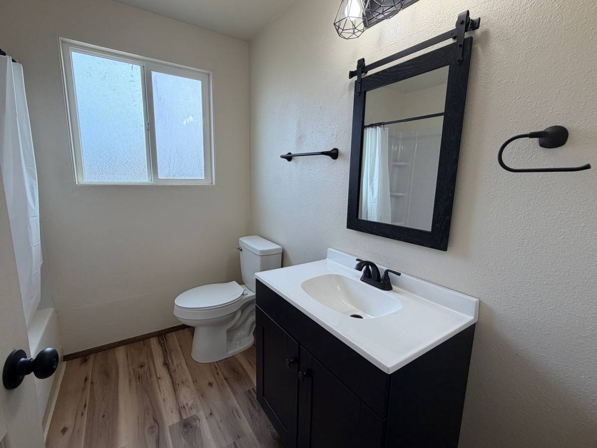 Apartment for rent at 204 14th Ave SE, Albany, OR 97322
