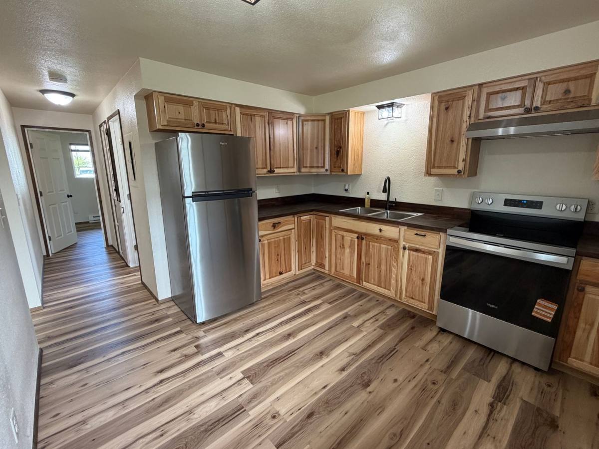 Apartment for rent at 204 14th Ave SE, Albany, OR 97322