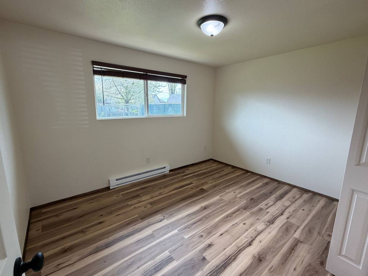 Apartment for rent at 204 14th Ave SE, Albany, OR 97322