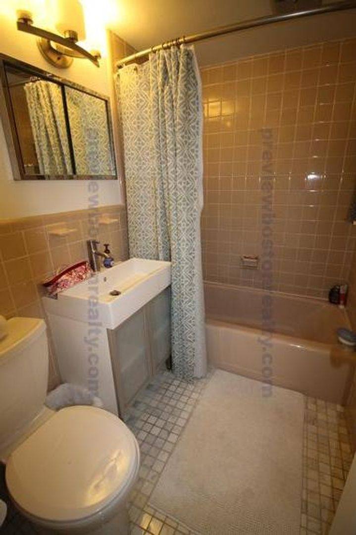 House for rent at 2B Braemore Rd, Brighton, MA 02135