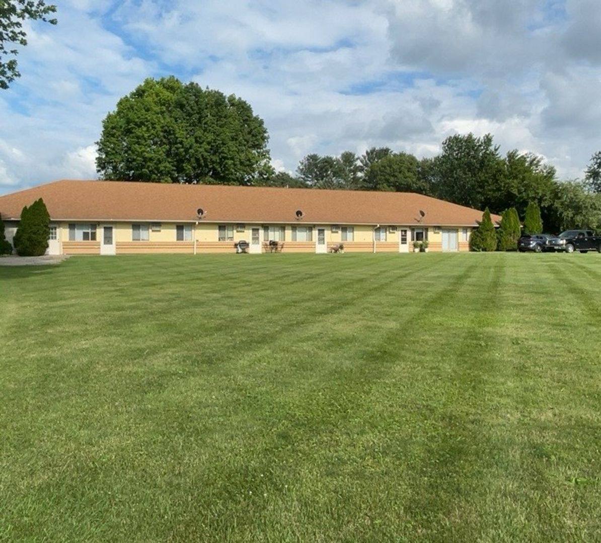 Apartment for rent at 203 N E St, Albion, IA 50005