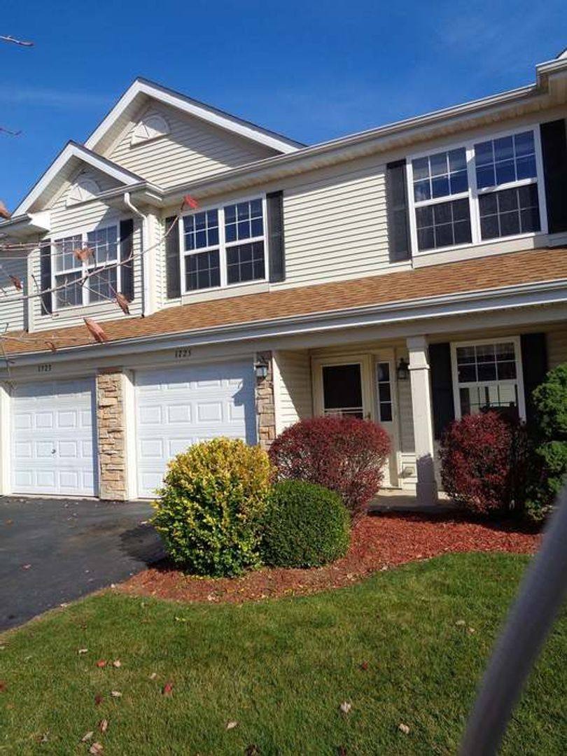 House for rent at 1725 Chrysler Dr, Belvidere, IL 61008