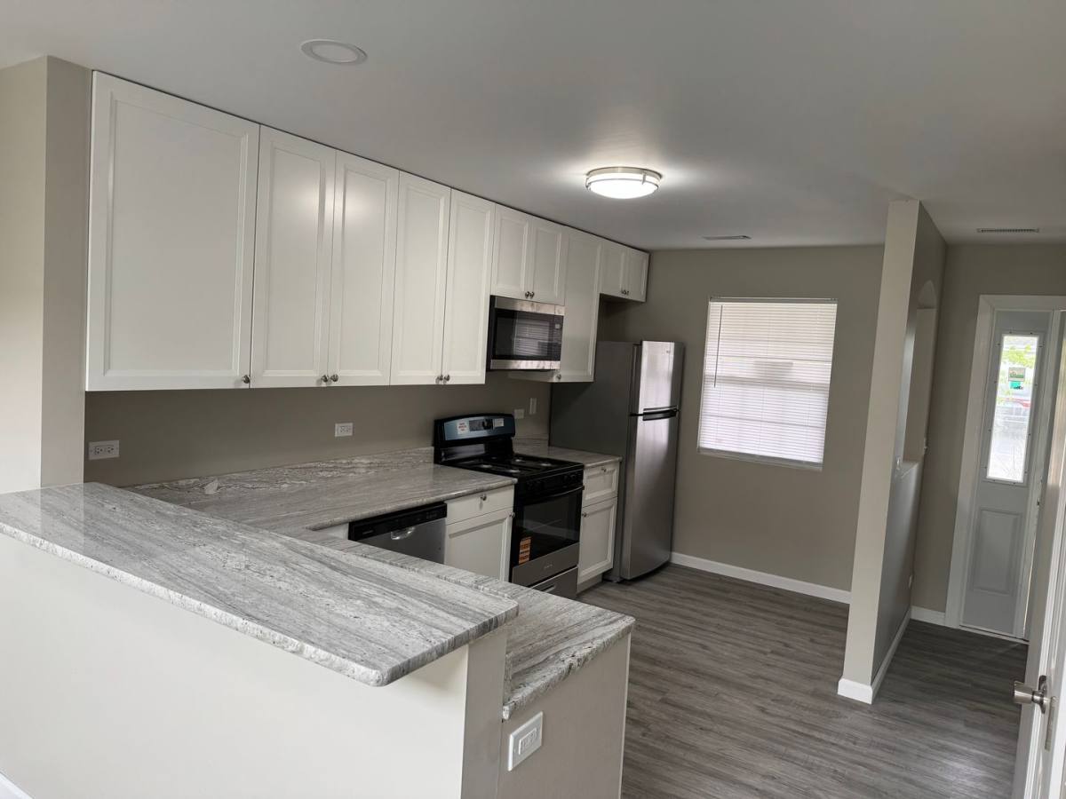 House for rent at 1725 Chrysler Dr, Belvidere, IL 61008