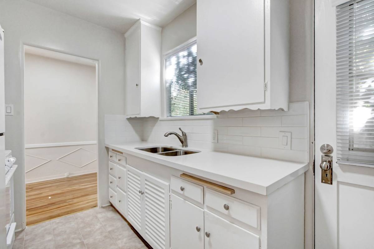 Apartment for rent at 2202-2206 20th St, Santa Monica, CA 90405