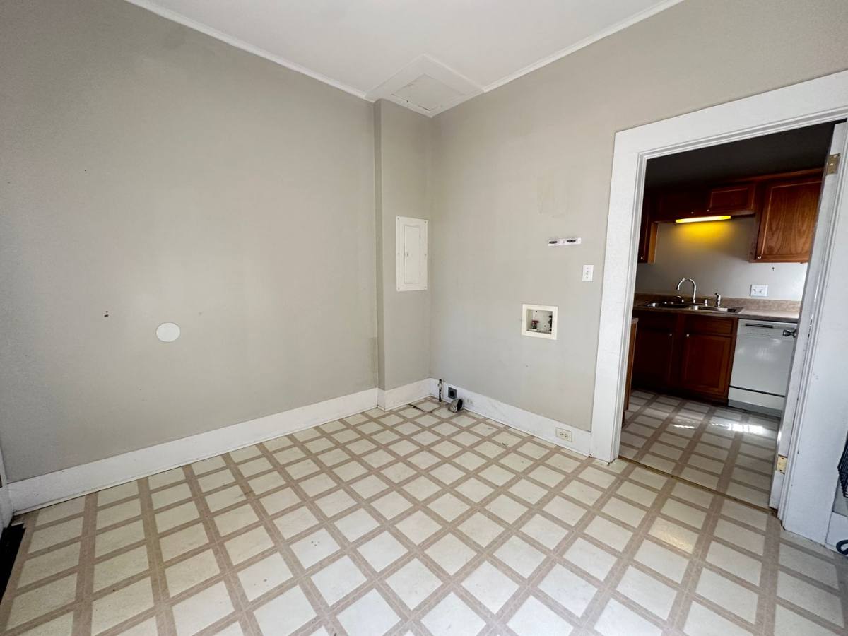 Apartment for rent at 926, 926 1 2 & #928, Shreveport, LA 71104