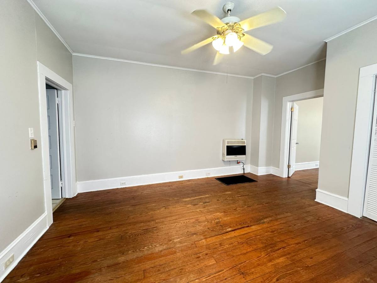 Apartment for rent at 926, 926 1 2 & #928, Shreveport, LA 71104
