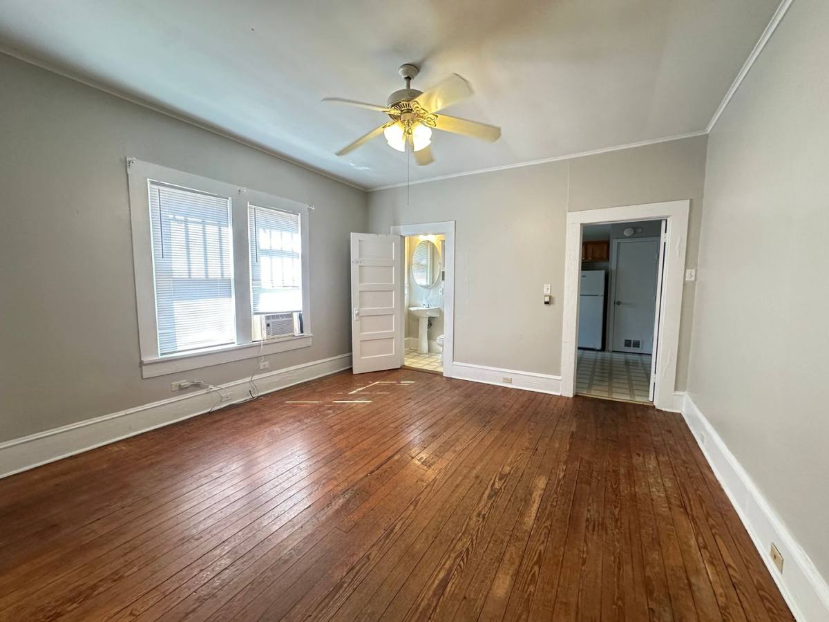 Apartment for rent at 926, 926 1 2 & #928, Shreveport, LA 71104