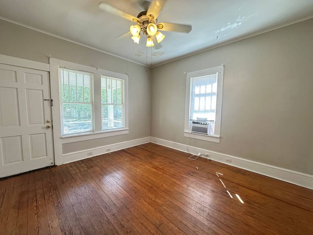 Apartment for rent at 926, 926 1 2 & #928, Shreveport, LA 71104