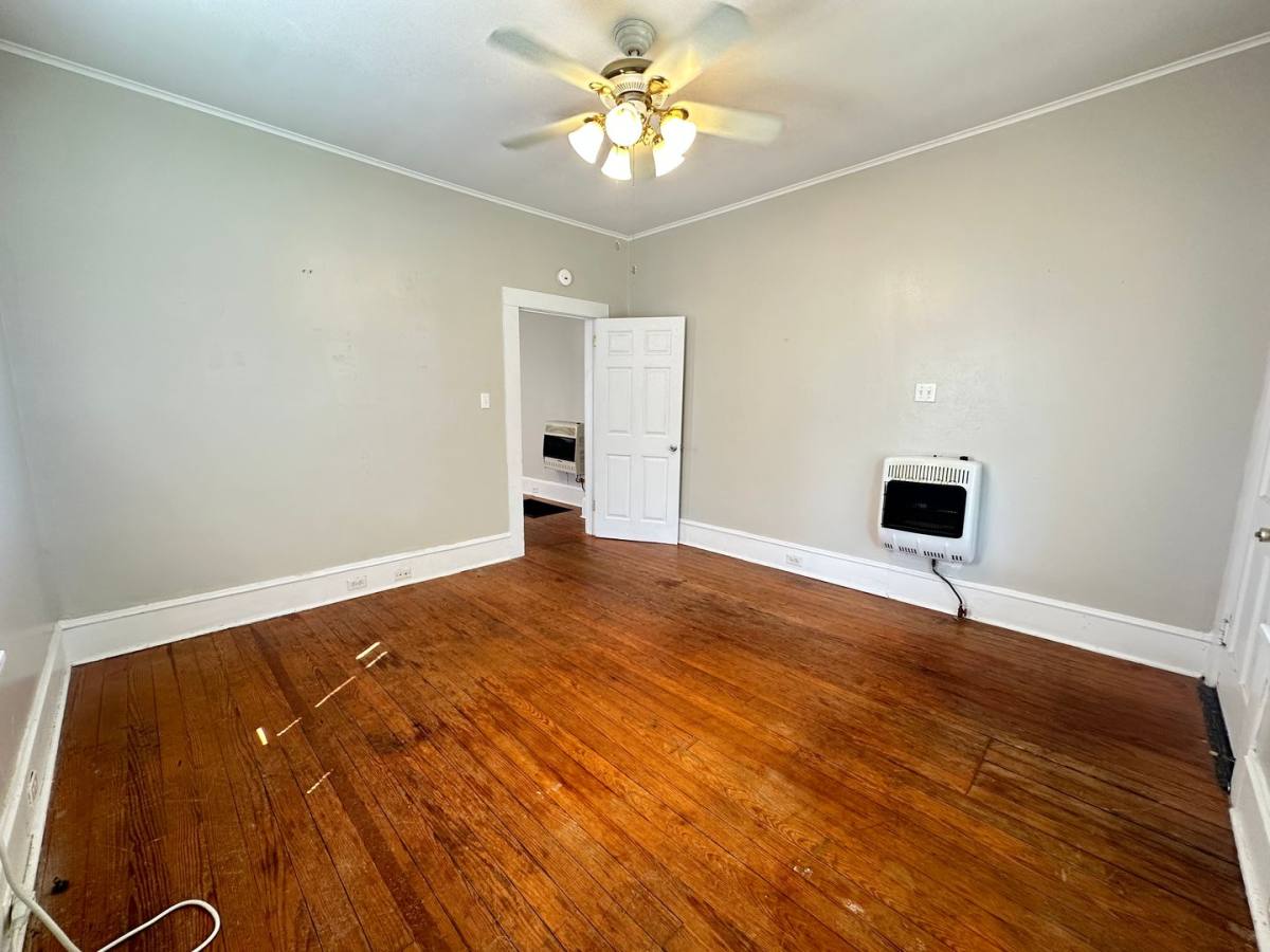 Apartment for rent at 926, 926 1 2 & #928, Shreveport, LA 71104