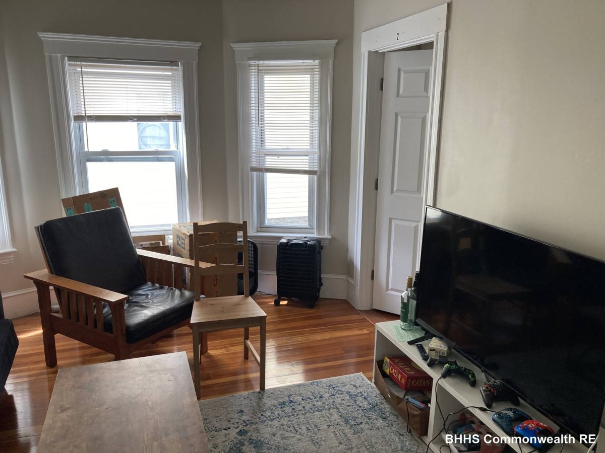 Apartment for rent at 91 Fredricks Ave #1, Medford, MA 02155
