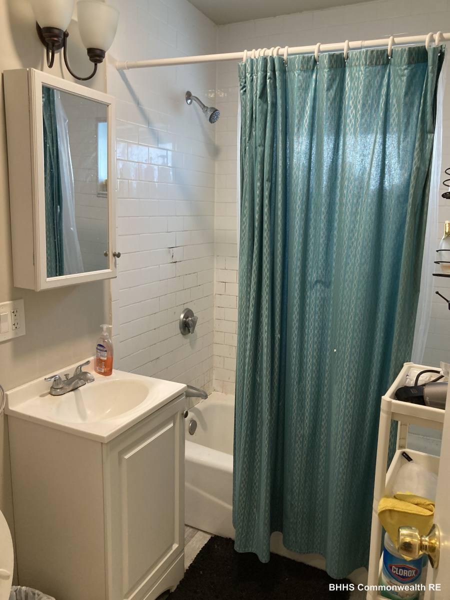 Apartment for rent at 91 Fredricks Ave #1, Medford, MA 02155