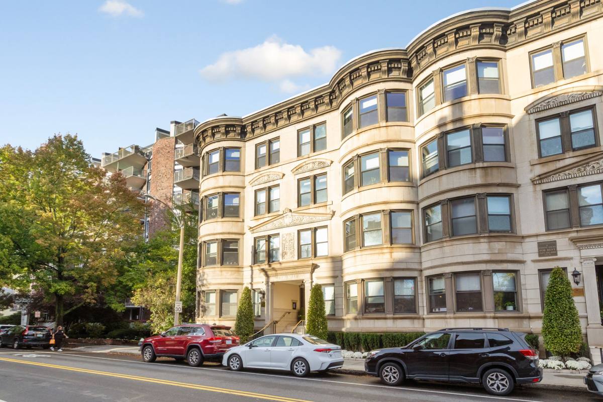 Apartment for rent at 1 Winchester St #401, Brookline, MA 02446