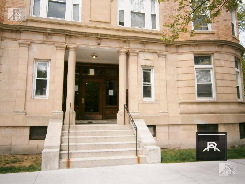 Apartment for rent at 1824 Beacon St #2, Brookline, MA 02445
