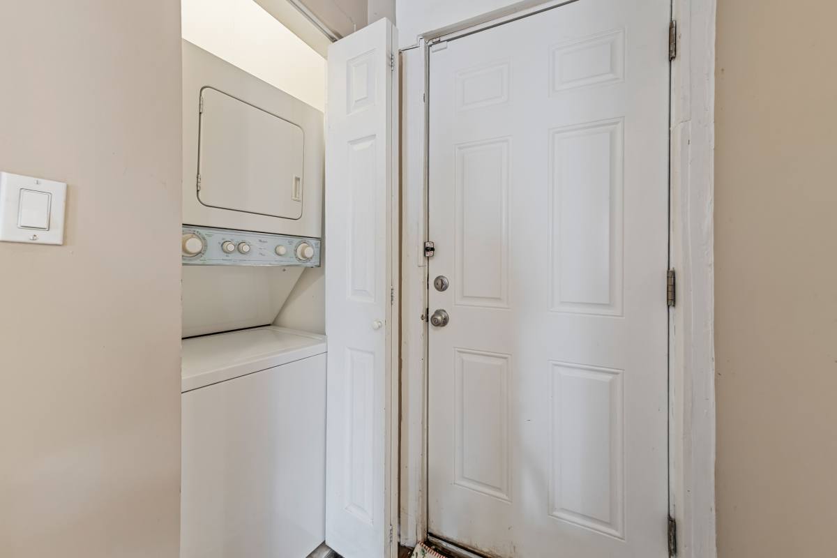 Apartment for rent at 1214 W Melrose St #CH, Chicago, IL 60657