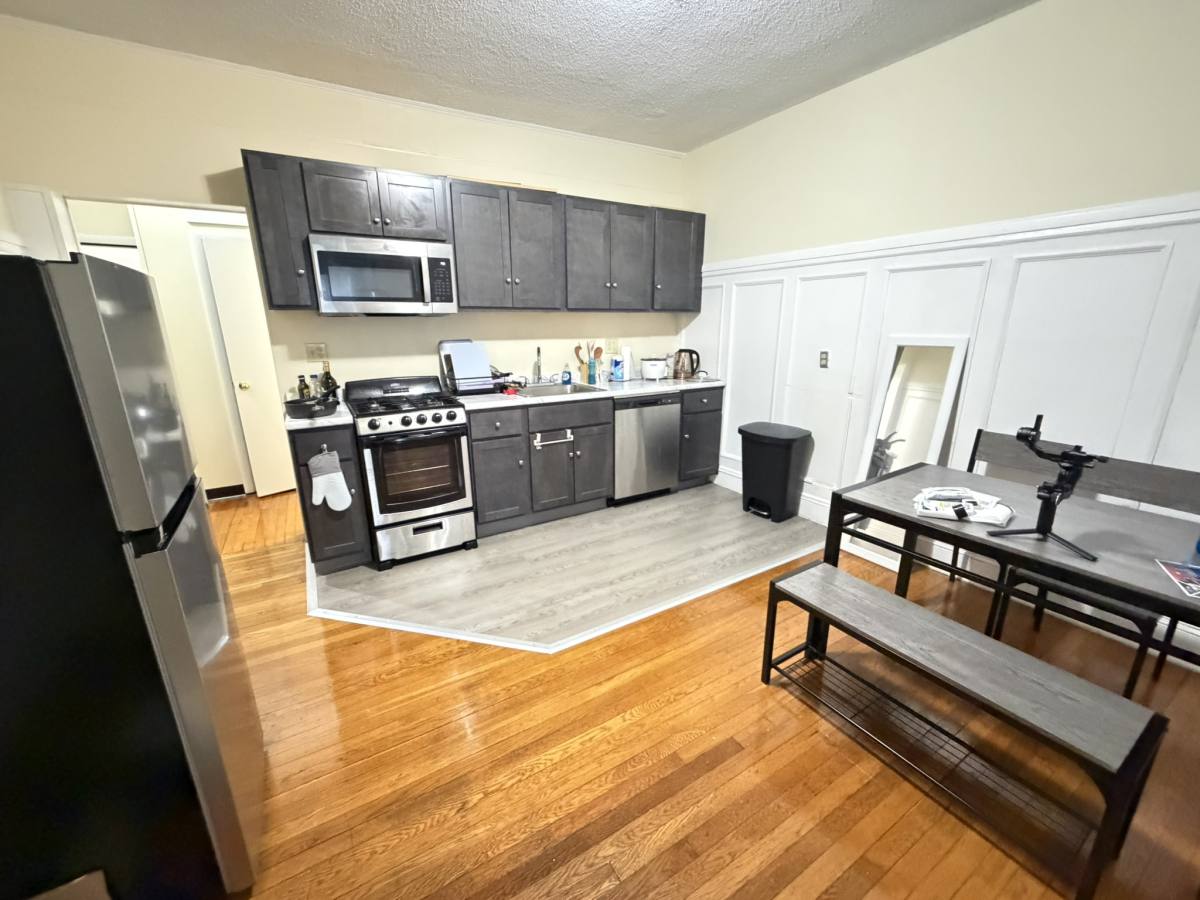 Apartment for rent at 1124 Commonwealth Ave #2A, Brighton, MA 02135