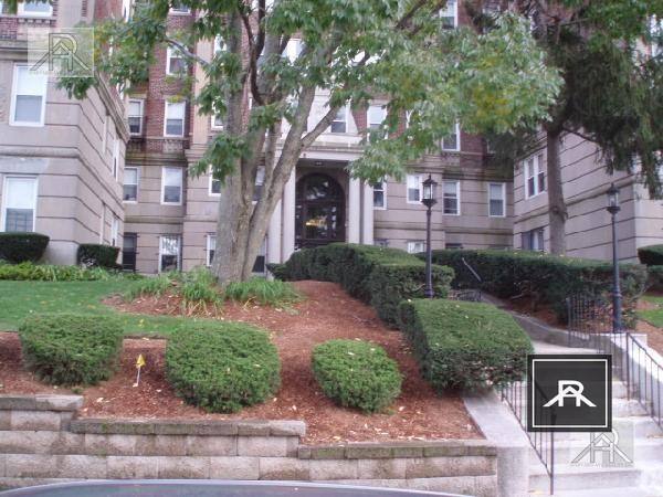 Apartment for rent at 1802 Commonwealth Ave #33, Brighton, MA 02135