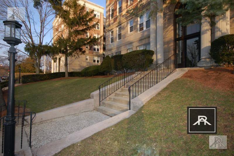 Apartment for rent at 1802 Commonwealth Ave #33, Brighton, MA 02135