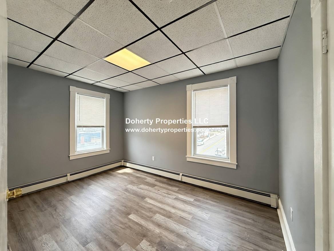 Apartment for rent at 133 University Ave #5, Lowell, MA 01854
