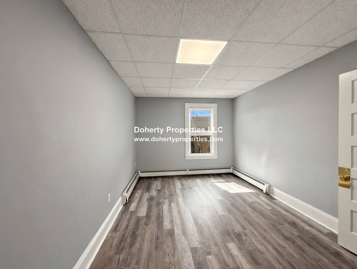 Apartment for rent at 133 University Ave #5, Lowell, MA 01854