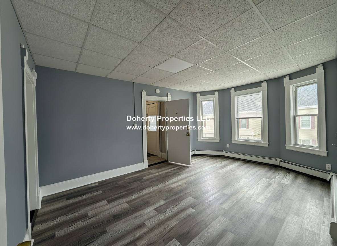 Apartment for rent at 133 University Ave #5, Lowell, MA 01854