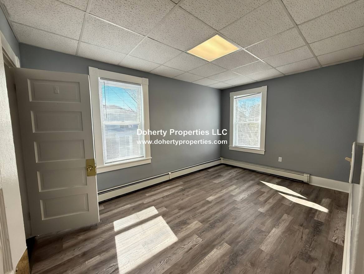 Apartment for rent at 133 University Ave #5, Lowell, MA 01854
