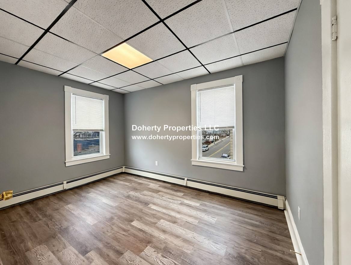 Apartment for rent at 133 University Ave #5, Lowell, MA 01854