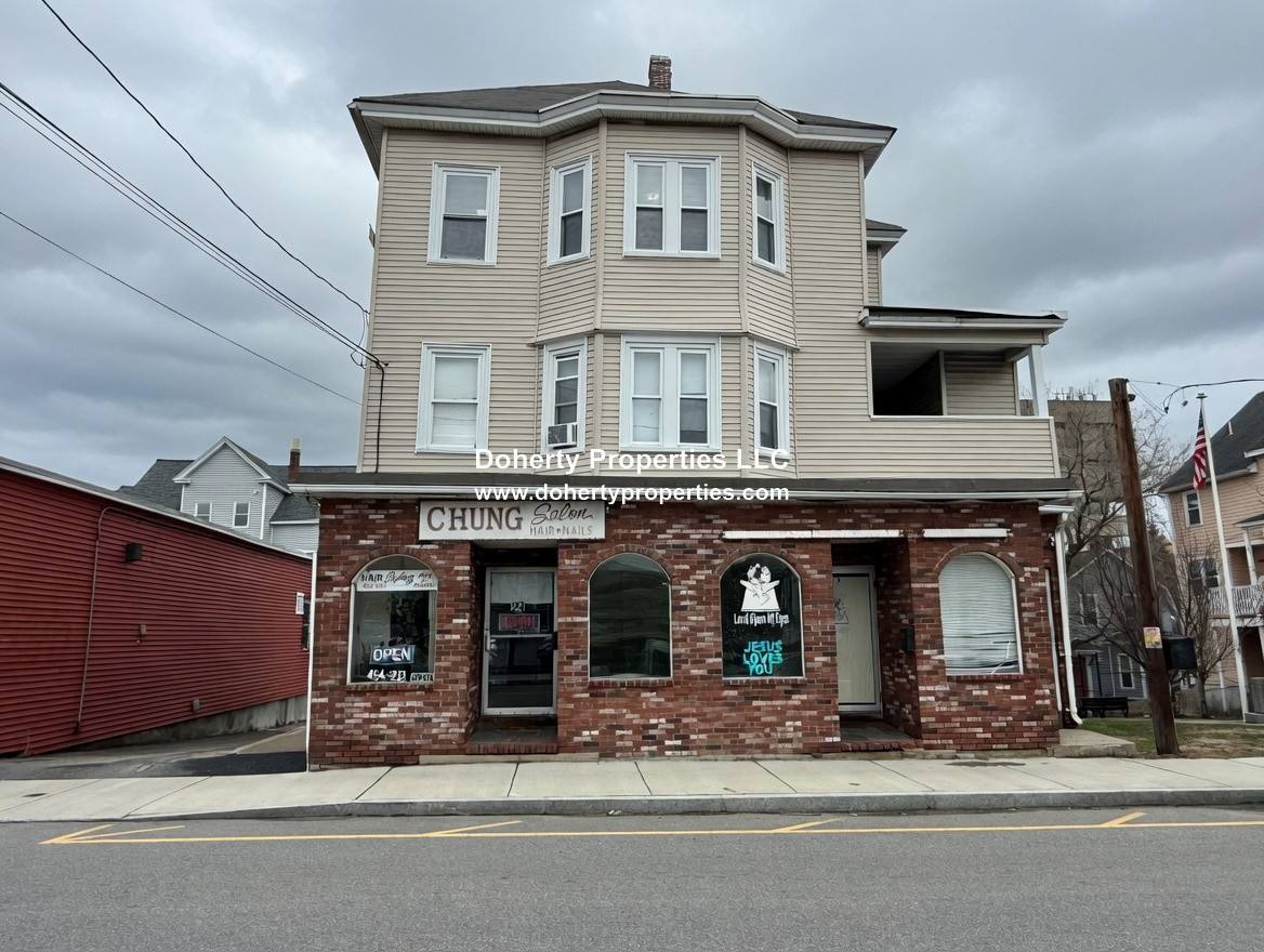 Apartment for rent at 117 University Ave #3, Lowell, MA 01854