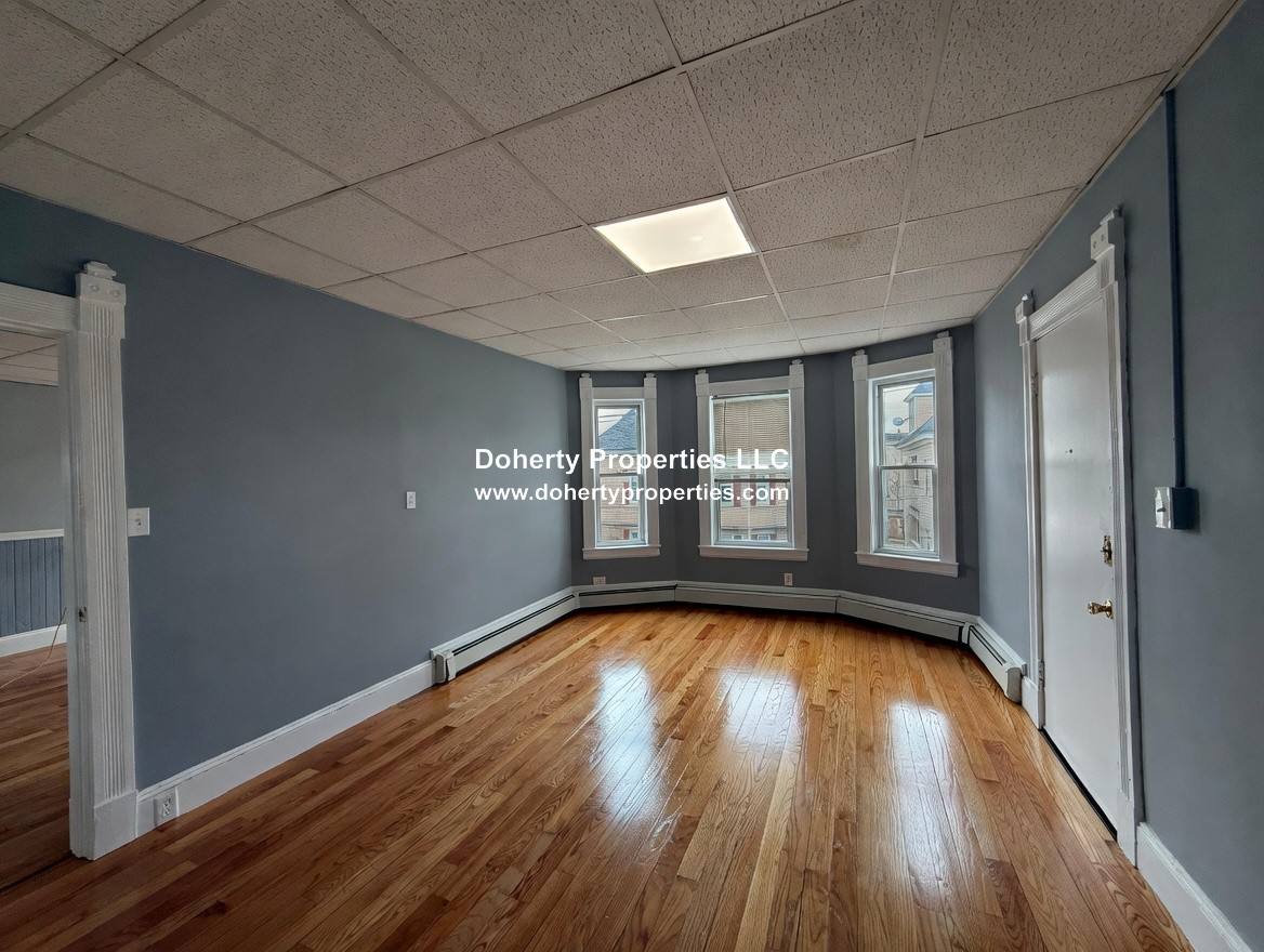 Apartment for rent at 117 University Ave #3, Lowell, MA 01854