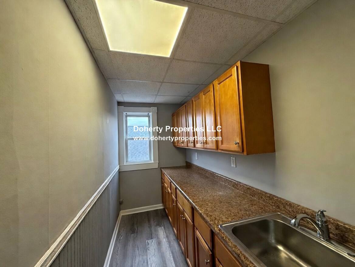 Apartment for rent at 117 University Ave #3, Lowell, MA 01854