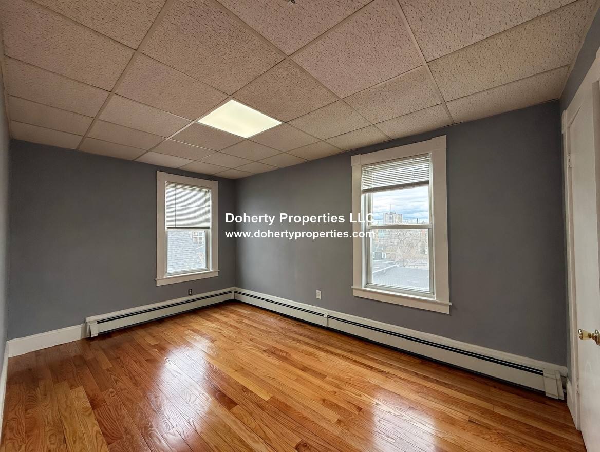 Apartment for rent at 117 University Ave #3, Lowell, MA 01854