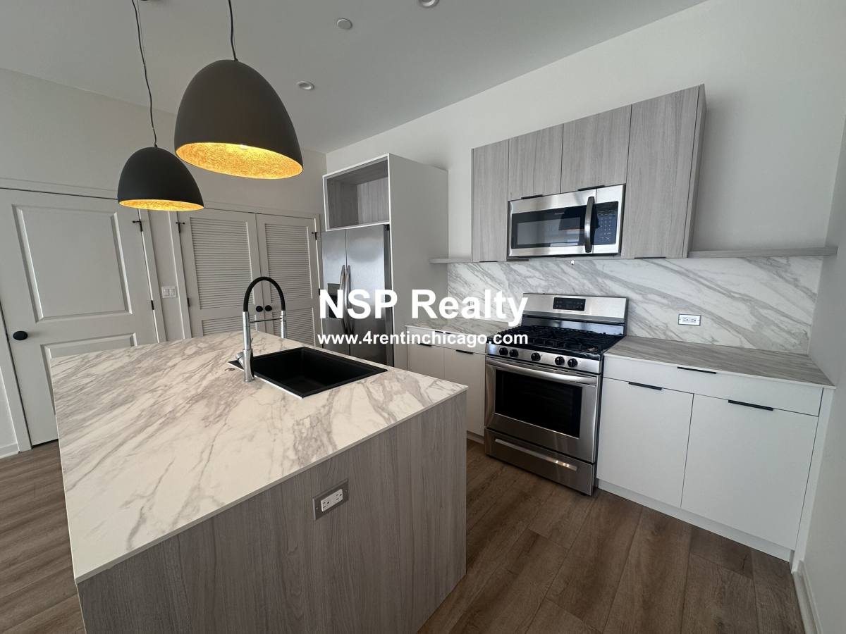 Apartment for rent at 6340 Belmont #206, Chicago, IL 60634