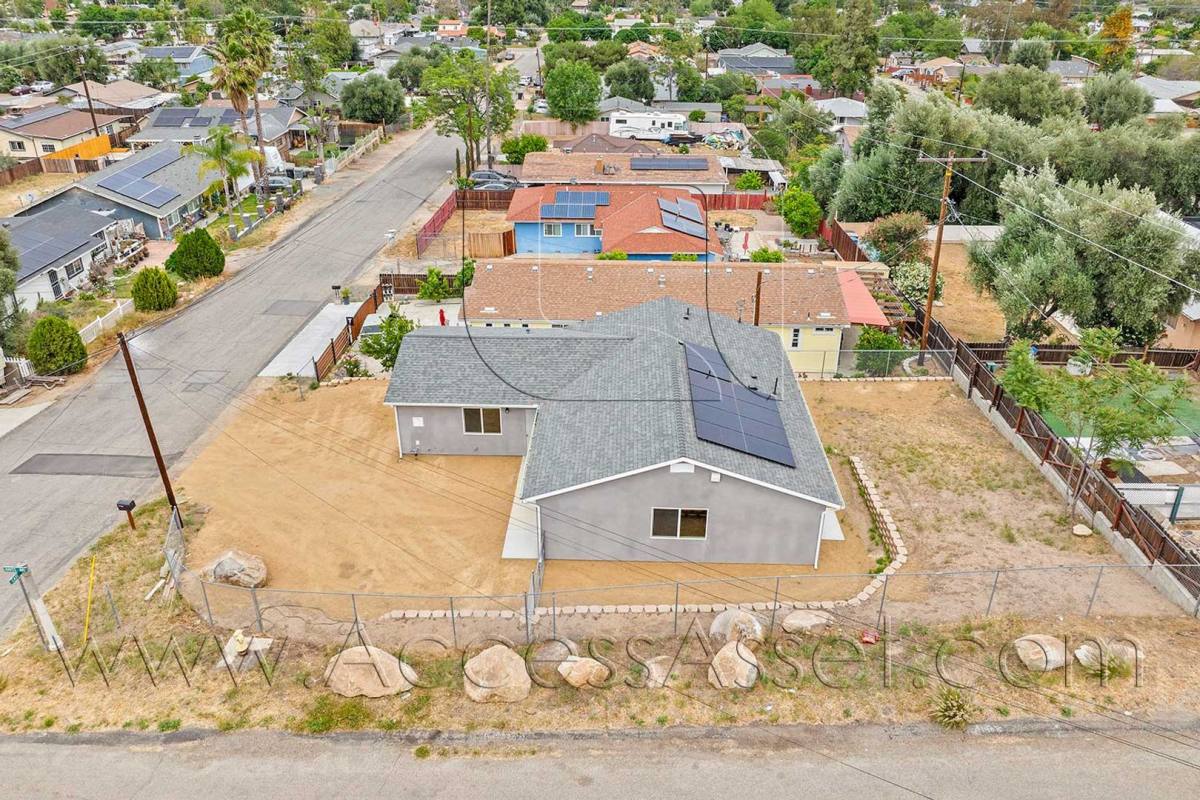 House for rent at 33296 Case St, Lake Elsinore, CA 92530