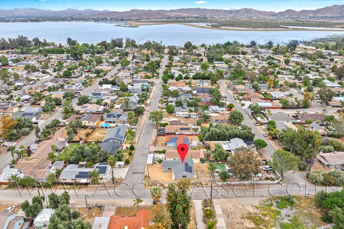 House for rent at 33296 Case St, Lake Elsinore, CA 92530