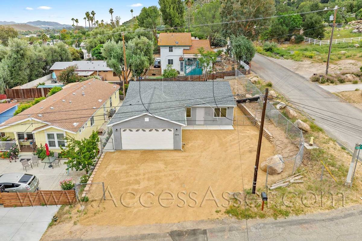 House for rent at 33296 Case St, Lake Elsinore, CA 92530