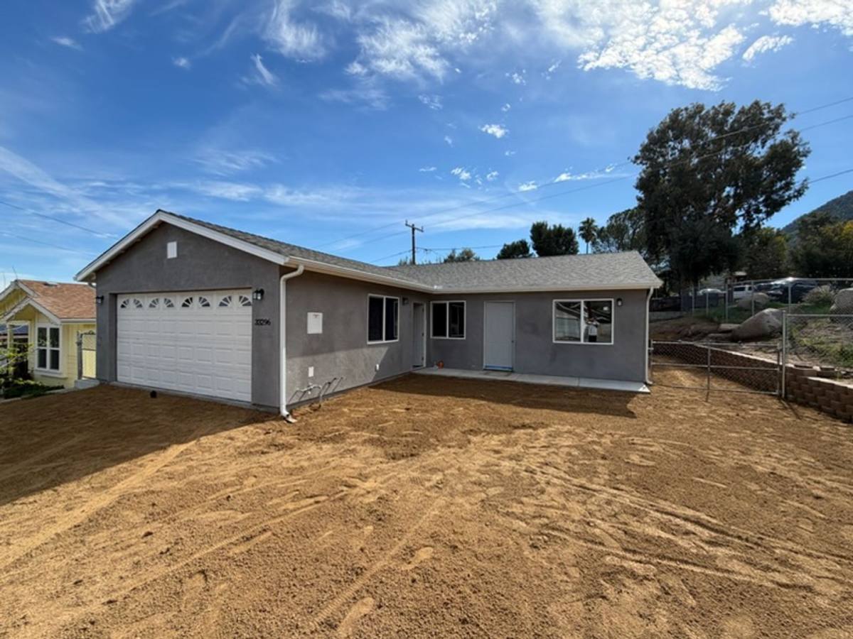 House for rent at 33296 Case St, Lake Elsinore, CA 92530