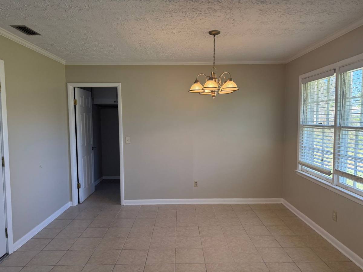 House for rent at 3028 Academy Dr, Valdosta, GA 31605