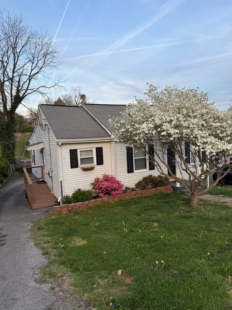 House for rent at 100 York Dr, Bristol, TN 37620