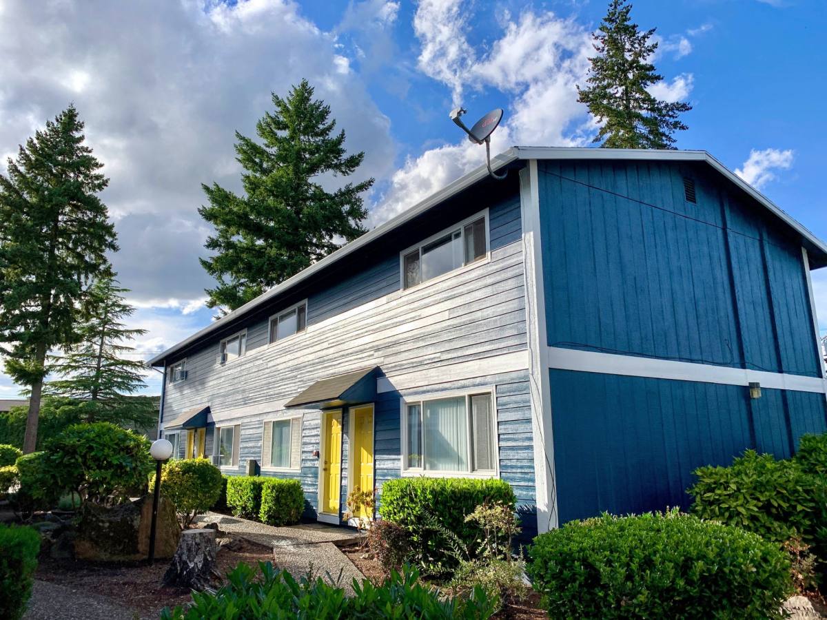 Townhouse for rent at 12600 SE River Rd, Portland, OR 97222