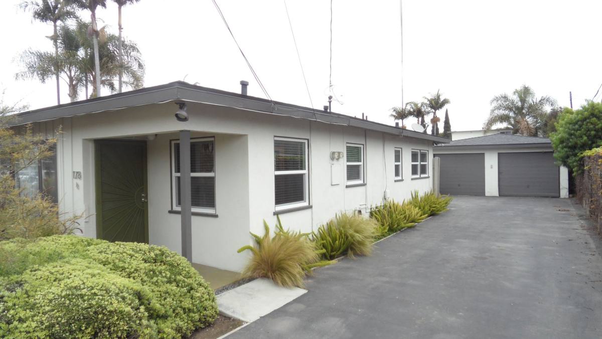 Apartment for rent at 174-178 Monte Vista Ave, Costa Mesa, CA 92627