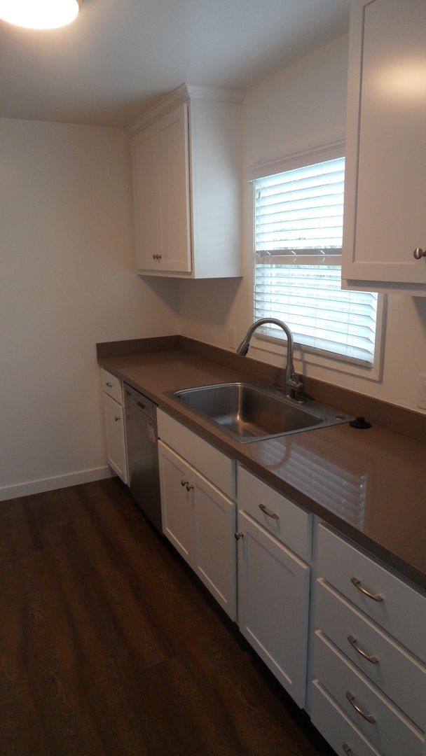 Apartment for rent at 174-178 Monte Vista Ave, Costa Mesa, CA 92627