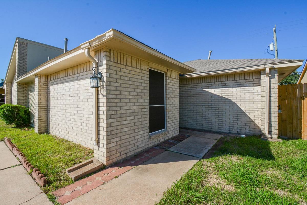House for rent at 16518 Monte Carlo Lane, Houston, TX 77053