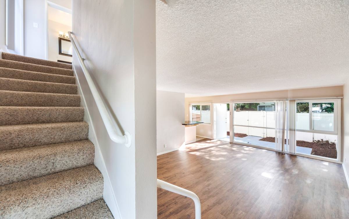 Apartment for rent at 4874 E Los Coyotes Diagonal, Long Beach, CA 90815