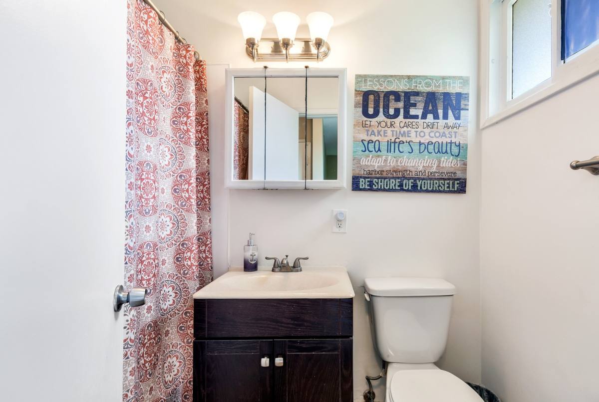 Apartment for rent at 4874 E Los Coyotes Diagonal, Long Beach, CA 90815