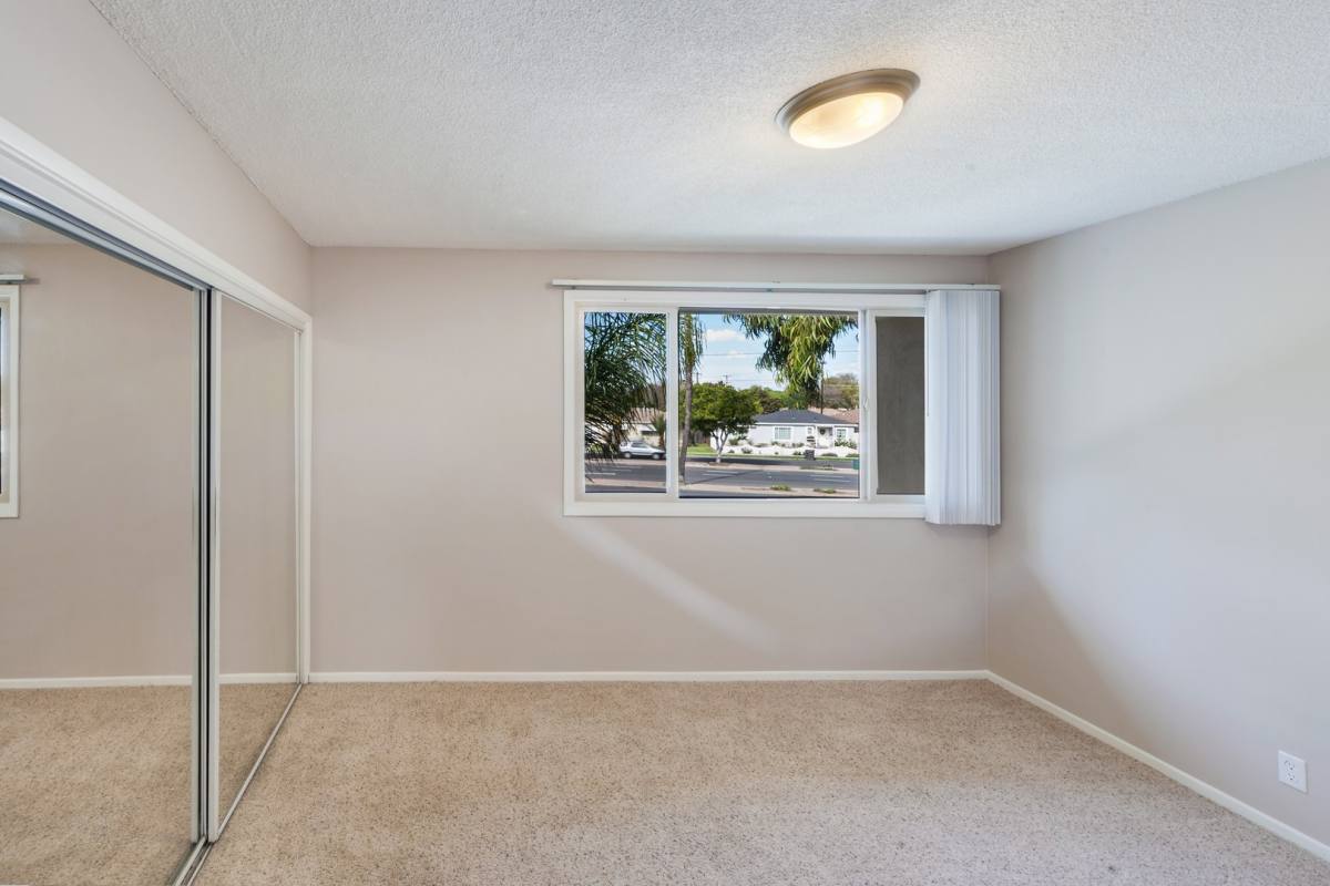 Apartment for rent at 4874 E Los Coyotes Diagonal, Long Beach, CA 90815
